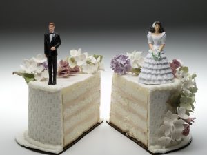 divorce-cake-split